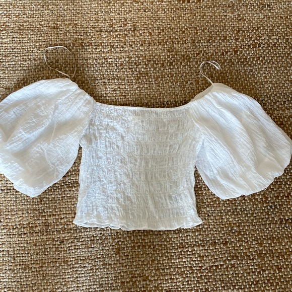 H&M Tops - White Puff Sleeve top